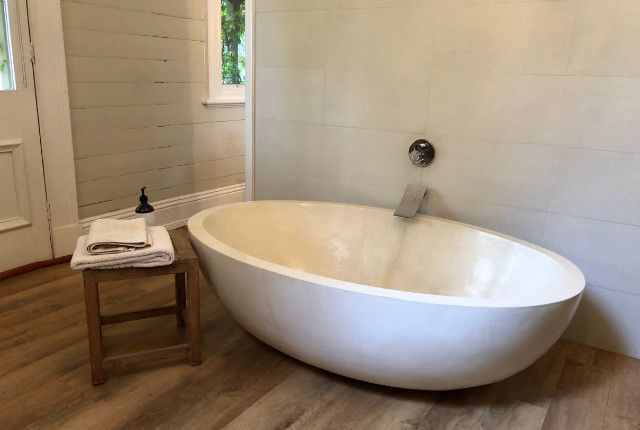 Would you like a luxurious bathroom in Terms of Appearance? If you are going to remodel your bathroom, we have three tips for you to create that luxurious look in your bathroom!
